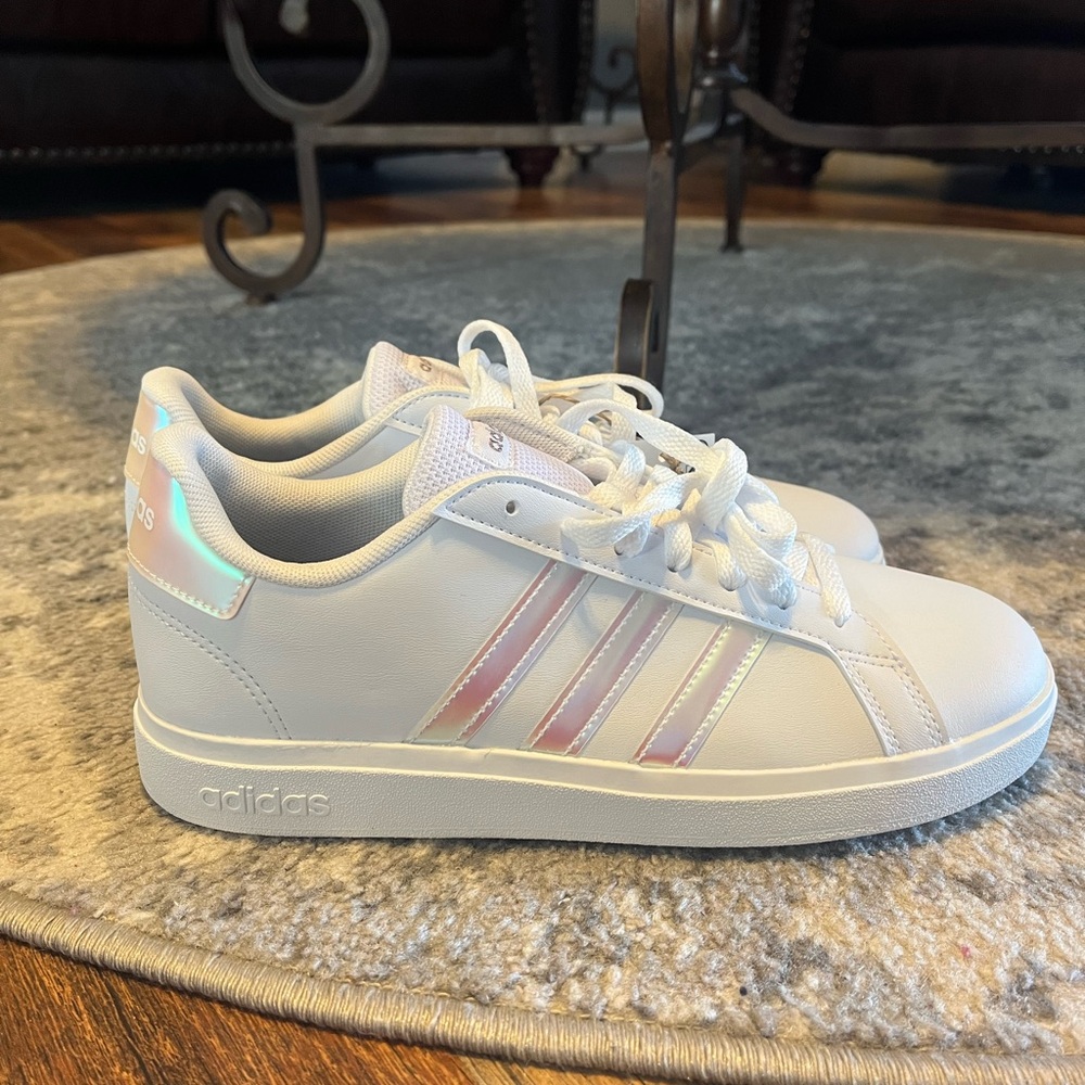 BNWT Kids Grand Court 2.0 Big Kid Sneakers Size 6.5 - Picture 6 of 7